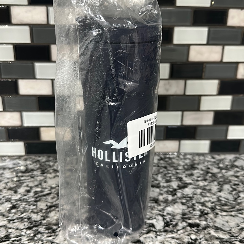 ✨NEW HOLLISTER CUP✨